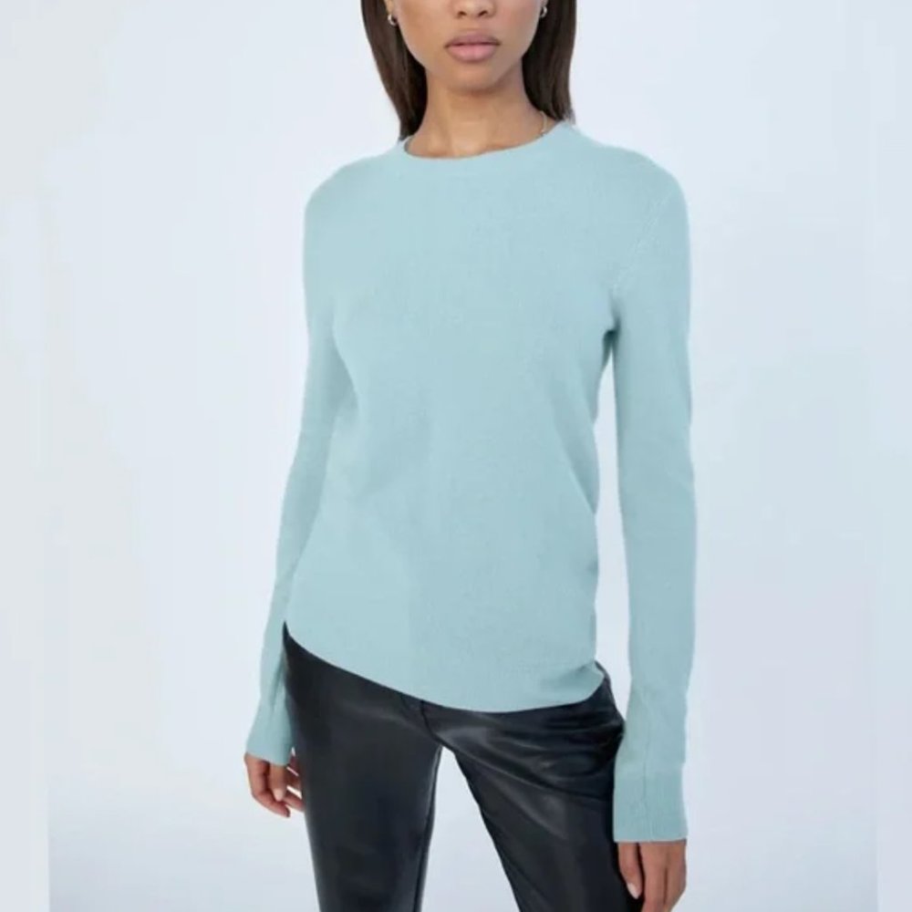 EUC Aritzia Babaton Quarterly 100% Cashmere Crew Sweater Size M